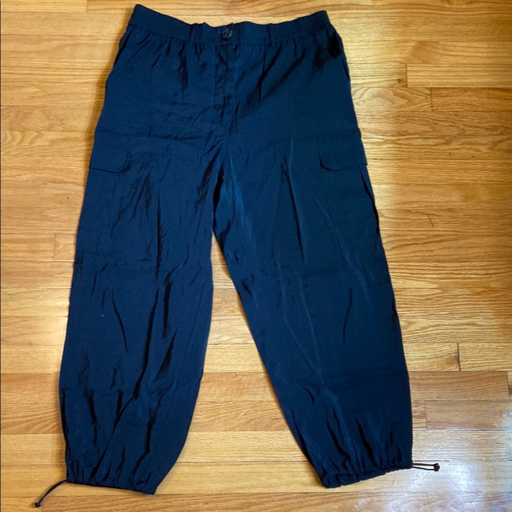 Joie Black Ankle Cropped Pants with Relaxed Fit. Size XL